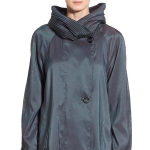 Light rain coat - Reversible with Pleat Hood